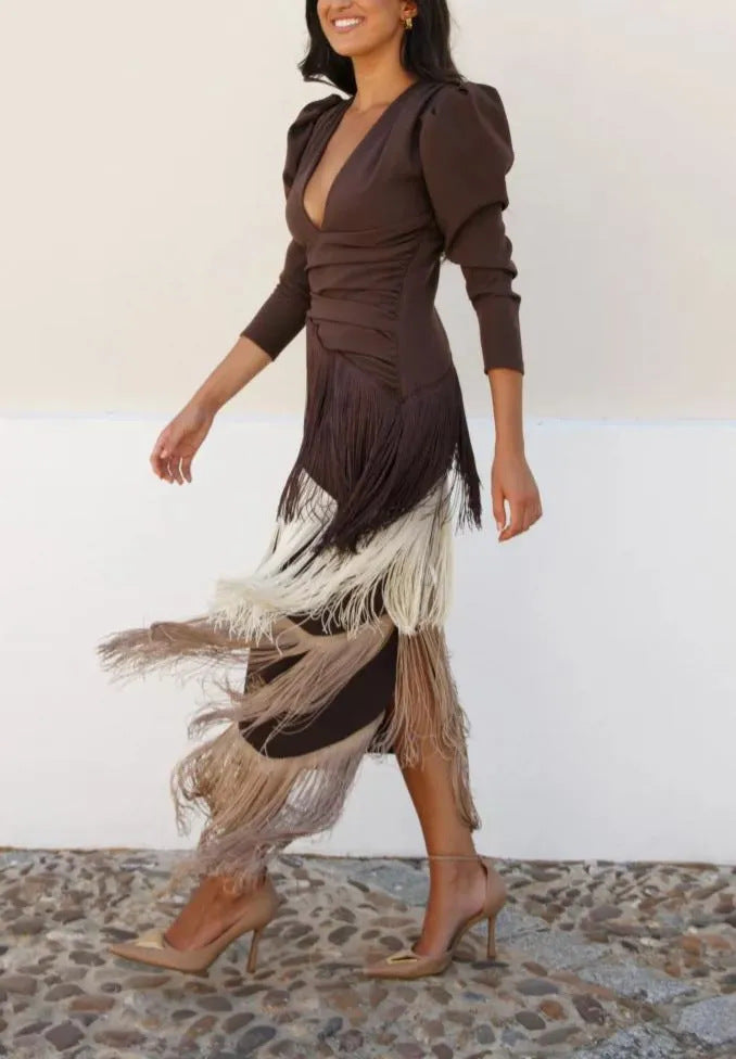 Vera – Vestido de Escote en V y Flecos