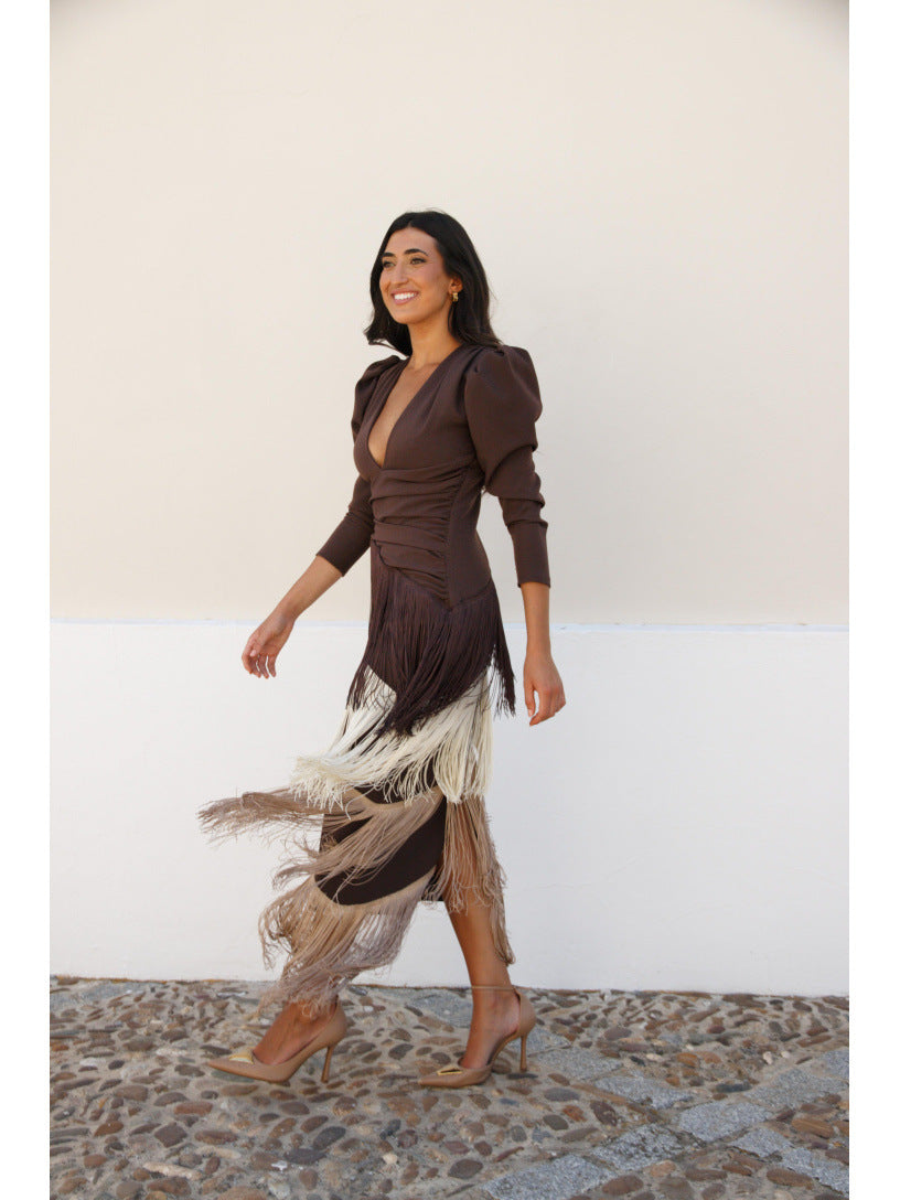 Vera – Vestido de Escote en V y Flecos
