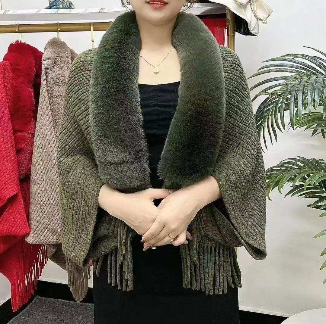 Capa-Cárdigan de Punto con Cuello de Piel