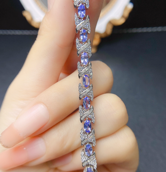 Pulsera de Tanzanita Natural con Incrustaciones de Plata S925 de 35