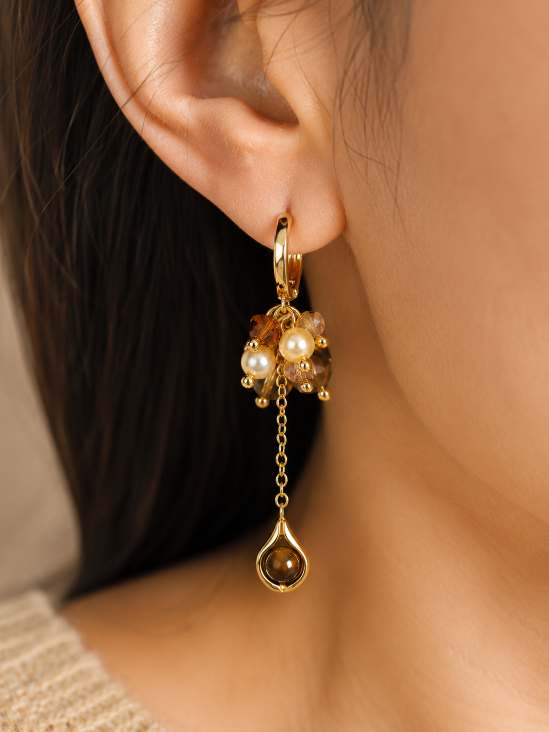 Pendientes Dorados con Piedra Ojo de Tigre | Joya Elegante para Invitadas y Eventos