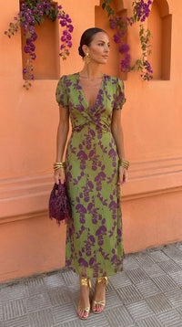 Vestido Floral con Escote en V