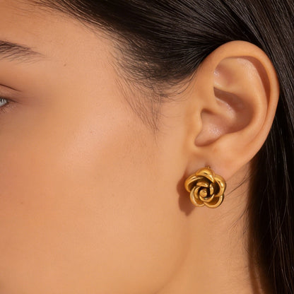 Conjunto de Collar y Pendientes de Flores | Joyería Dorada de Estilo Francés