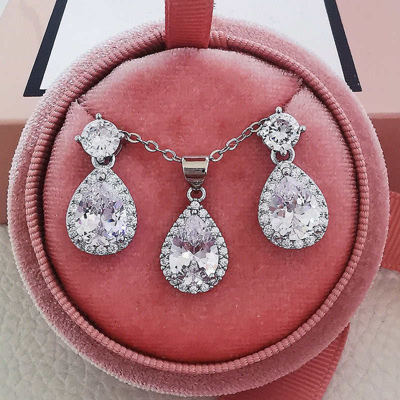 Set de Collar y Pendientes de Zirconitas ✨
