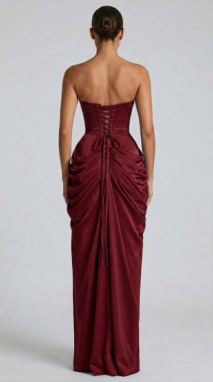 Vestido Romántico Sin Tirantes con Pliegues y Abertura
